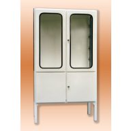 Instrumentenschrank mit je zwei Türen